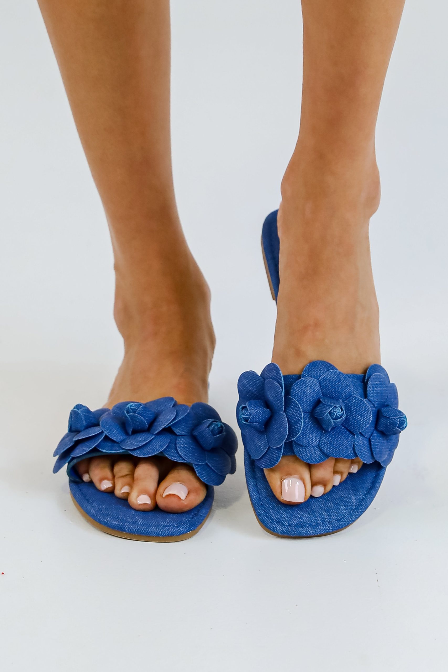 shopdressup_blue_flower_slide_sandals-3.jpg