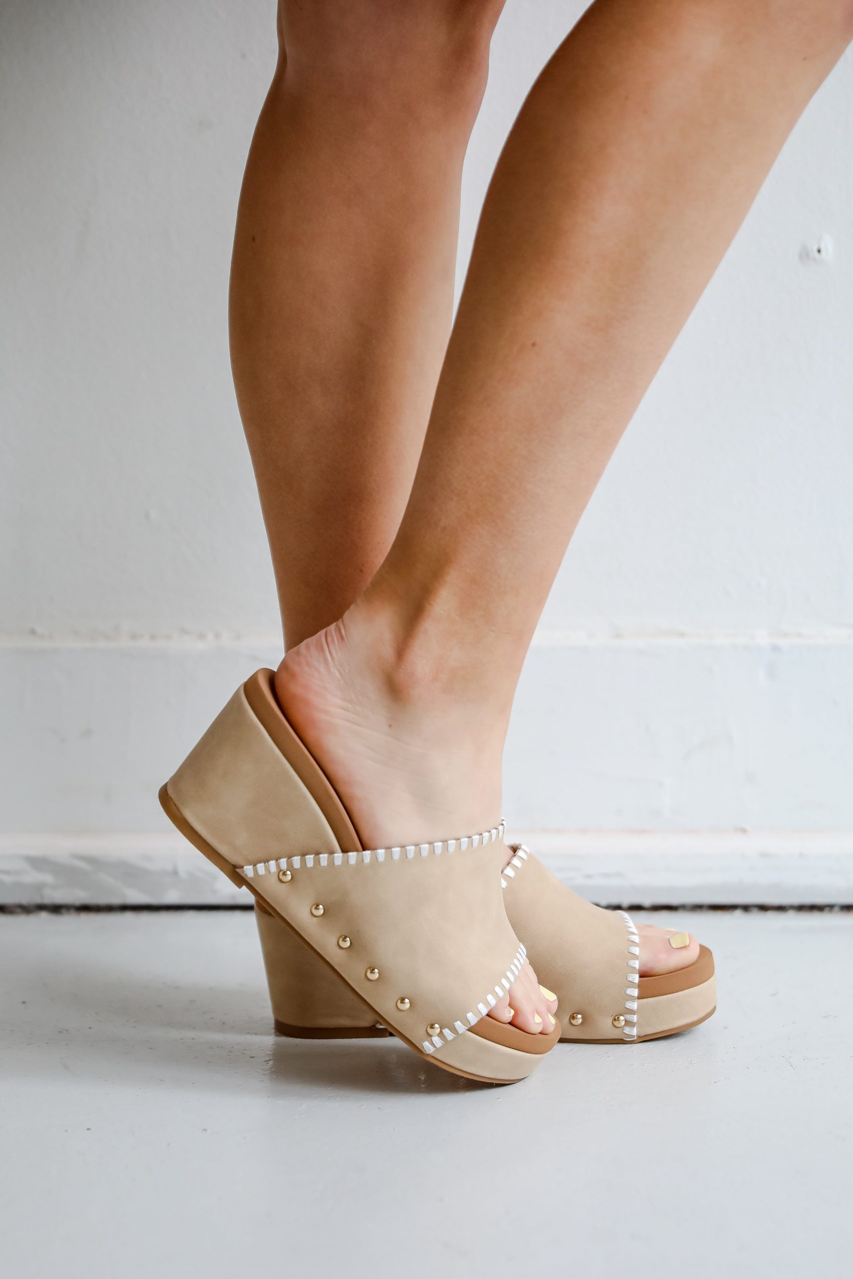 shopdressup_nude_platform_wedges-4.jpg